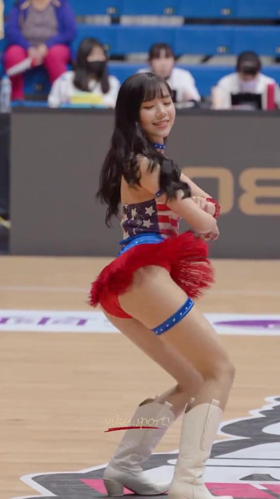 最好的啦啦隊(duì)小姐姐！自信，健康充滿活力！